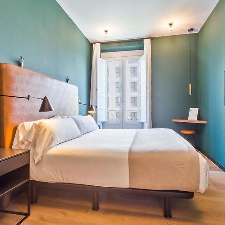 Uma Suites Atocha Madrid Exterior photo